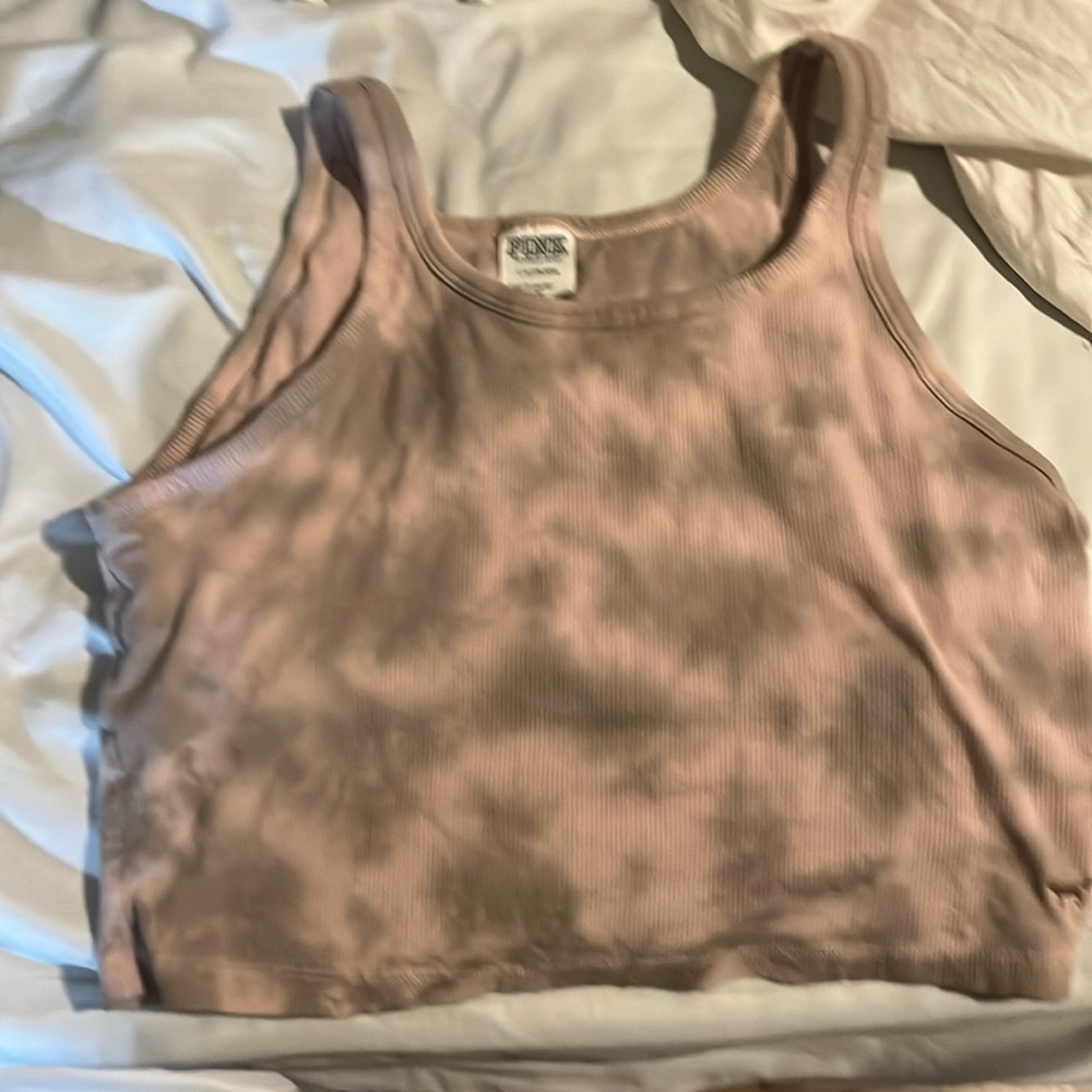 Pink tank crop